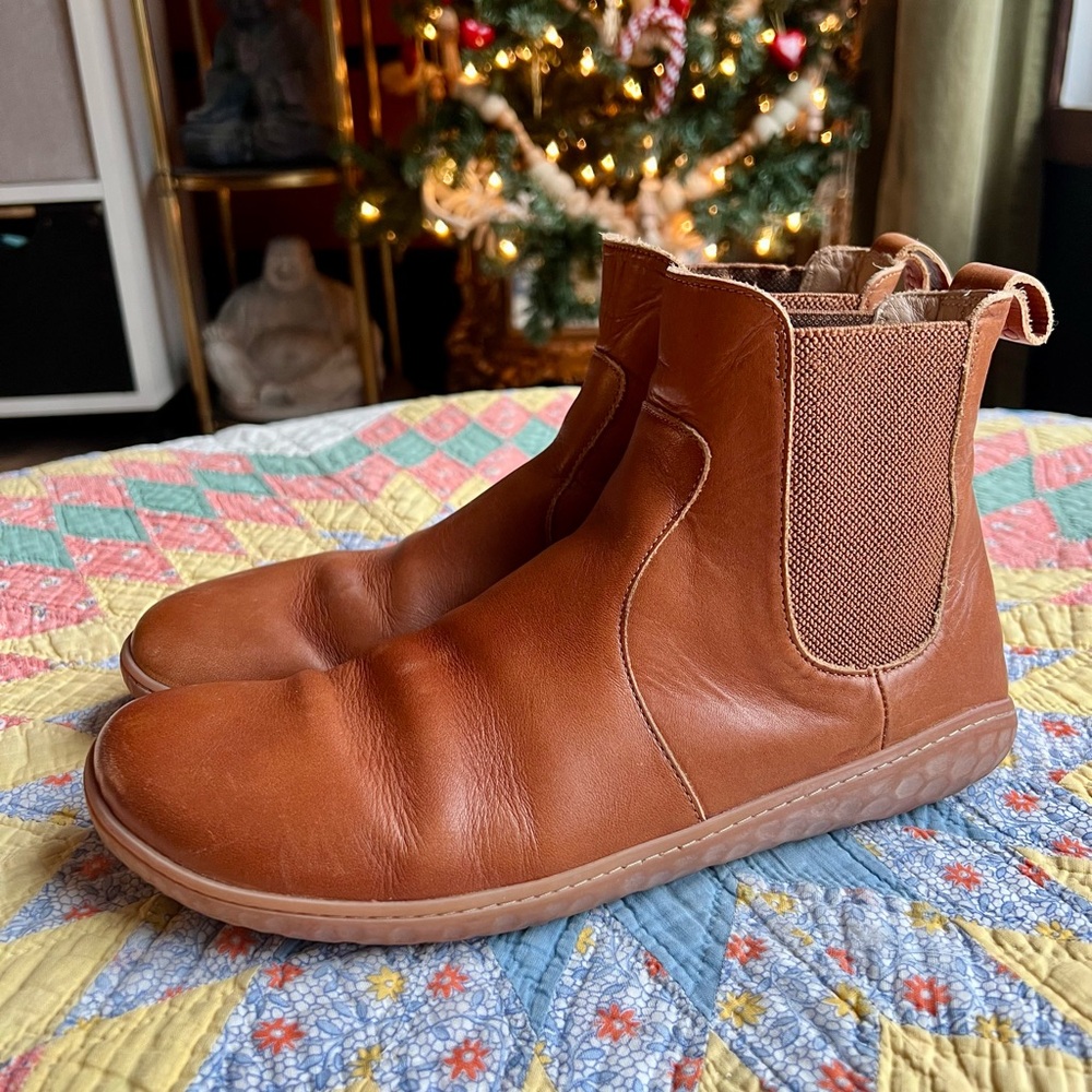 Vivobarefoot Geo Chelsea Leather Boots Sz 42 11 Fall Winter Autumn Cozy Comfort